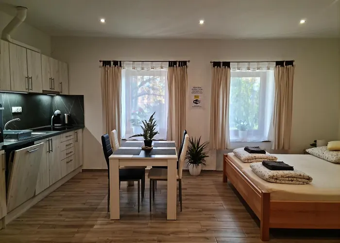 Zirec דירה Dvůr Králové nad Labem